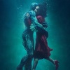 The Shape of Water: Nový poster nabízí dvojici v podvodním objetí | Fandíme filmu