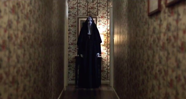 The Nun: První záběry z hororu o vraždící jeptišce | Fandíme filmu