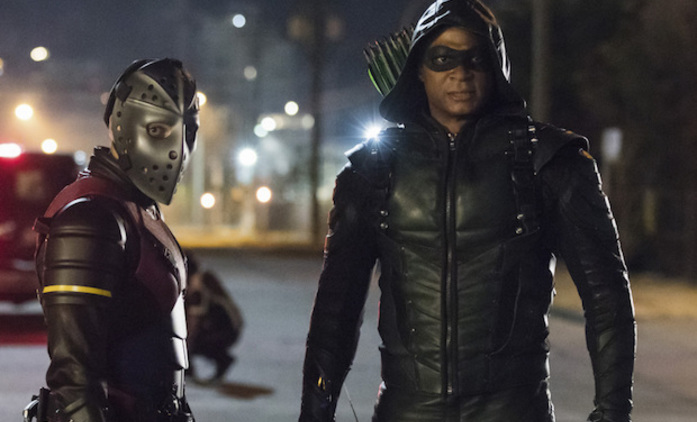 Flash & Arrow: Nadprůměr a průměr se hlásí o pozornost | Fandíme seriálům