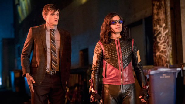 The Flash: 4. epizoda představuje Elongated Mana | Fandíme serialům