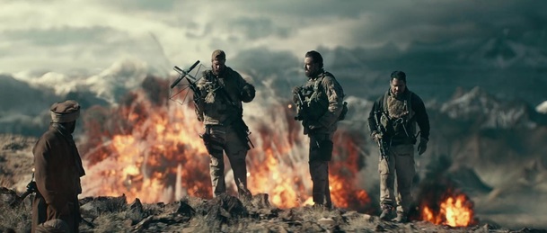 12 Strong: Nový trailer s vojáky na koních je opět patetický | Fandíme filmu