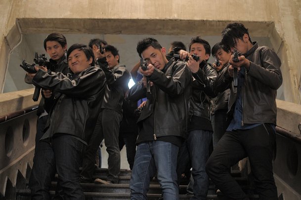 Gangs of London: Režisér Raidu jde znovu do akce | Fandíme serialům
