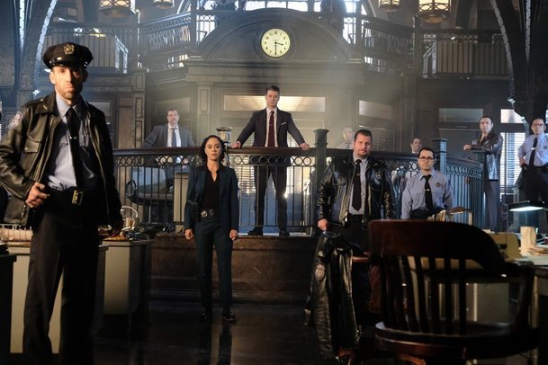 Gotham: Ve finále 1. poloviny 4. série se jde do války | Fandíme serialům