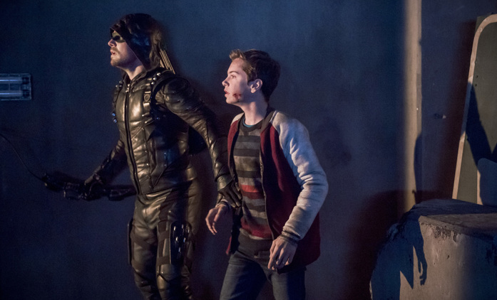 Arrow: Star City terčem útoku v 11. epizodě, Oliver je v úzkých | Fandíme seriálům