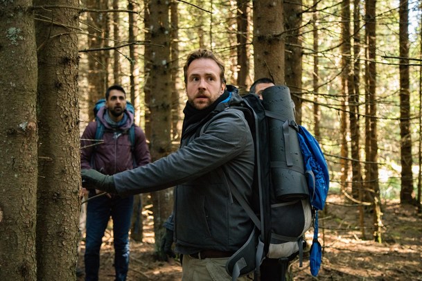 The Ritual: Hororová výprava do lesa skončí po vzoru Blair Witch | Fandíme filmu