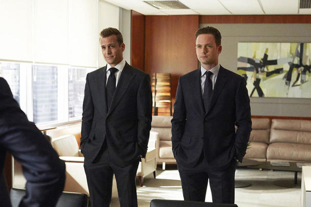 Suits: V seriálu oficiálně končí jeho hlavní hrdina | Fandíme serialům