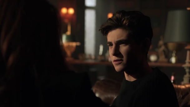 Gotham: Obsáhlý trailer odhaluje datum pokračování 4. řady | Fandíme serialům