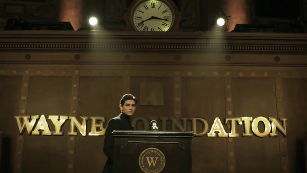 Gotham: Obsáhlý trailer odhaluje datum pokračování 4. řady | Fandíme serialům