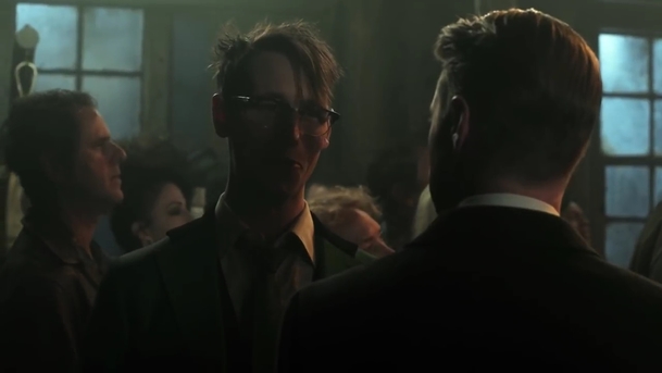 Gotham: Obsáhlý trailer odhaluje datum pokračování 4. řady | Fandíme serialům