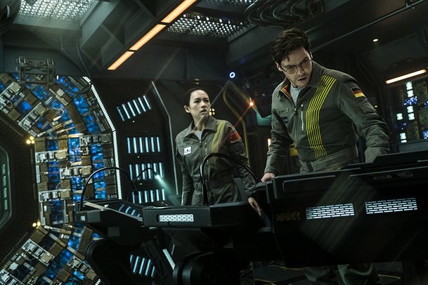 The Cloverfield Paradox: Mizerný film s jedinečným marketingem | Fandíme filmu