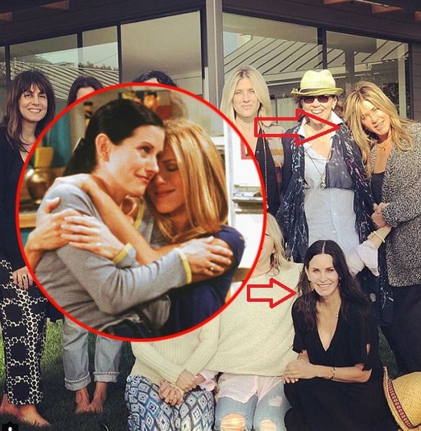 Přátelé navždy: Rachel a Monica drží spolu i po 14 letech | Fandíme serialům