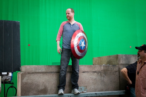 Avengers: Joss Whedon přiznává, že nevěděl, co s Thanosem | Fandíme filmu