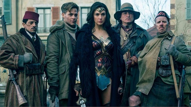 Wonder Woman 1984: Nová kniha zřejmě odhalila, jak bude vzkříšený Steve Trevor | Fandíme filmu