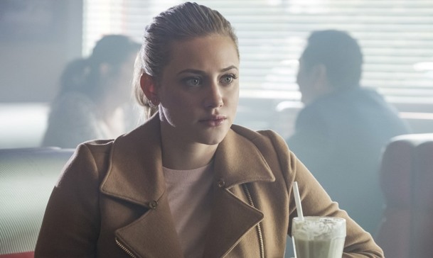 Recenze: Jak si vedla 2. série Riverdale? | Fandíme serialům