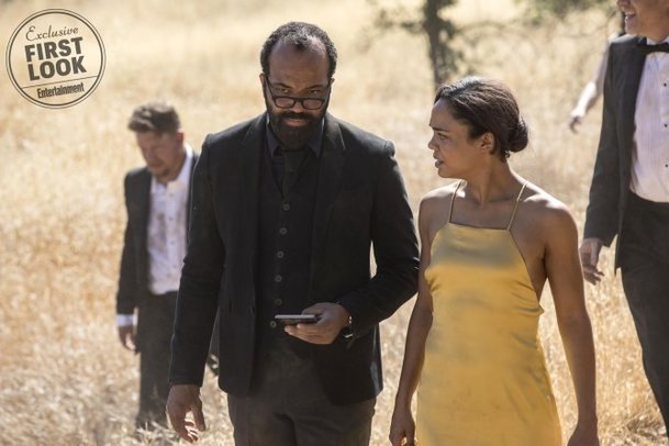 Westworld: Nové fotky Dolores z 2. série budí spekulace | Fandíme serialům