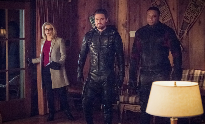 Arrow: Střet dvou týmů ve 14. epizodě patří mezi nejslabší | Fandíme seriálům