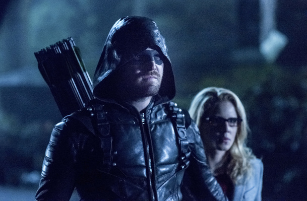 Arrow: Herec si myslí, že ho měli nechat, aby zavraždil Felicity | Fandíme serialům