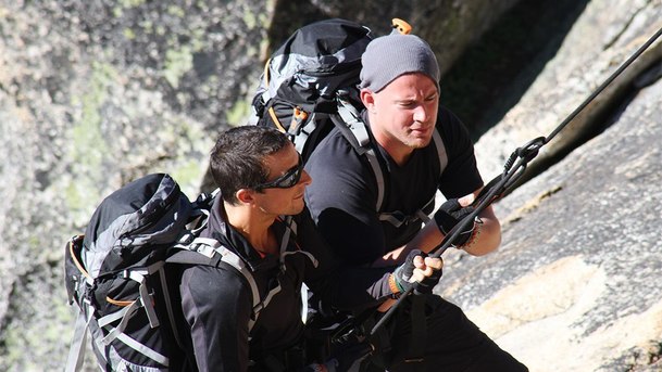 Face the Wild: Dobrodruh Bear Grylls uvede na FB novou show | Fandíme serialům