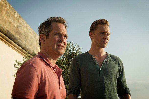 Night Manager alias Tom Hiddlestone jde zpátky do akce | Fandíme serialům