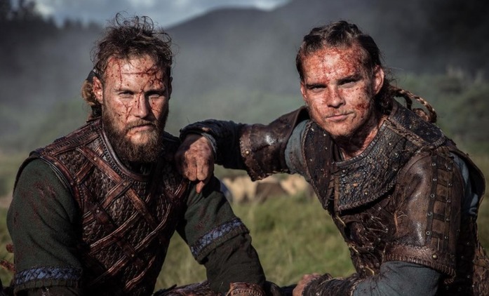 Vikingové: Jak se baví Ragnarovi synové mimo kameru? | Fandíme seriálům