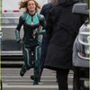 Captain Marvel: Jude Law na prvních fotkách z natáčení | Fandíme filmu