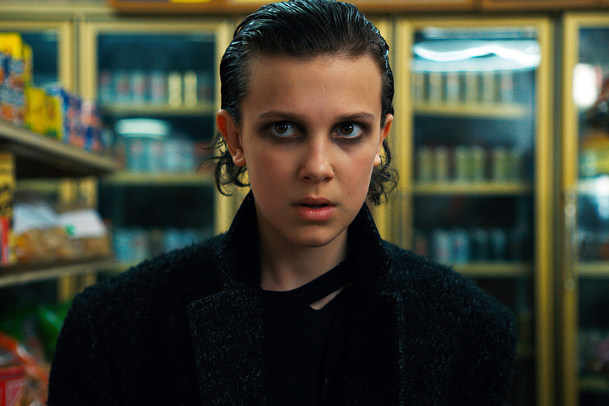 Stranger Things 3: Eleven na prvních fotkách z placu! | Fandíme serialům