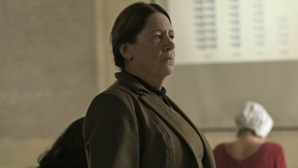 Lambs of God: Ann Dowd naváže na roli v Příběhu služebnice | Fandíme serialům