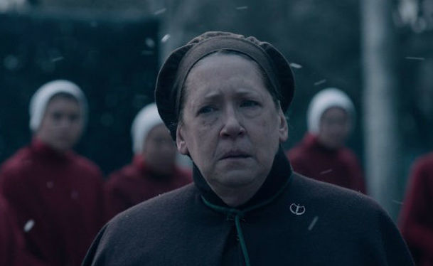 Lambs of God: Ann Dowd naváže na roli v Příběhu služebnice | Fandíme serialům