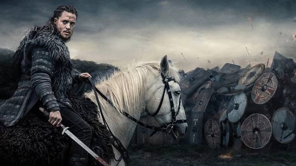 The Last Kingdom: Uhtred potvrdil skrze video 3. sérii | Fandíme serialům