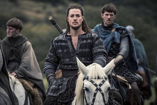 The Last Kingdom: Uhtred potvrdil skrze video 3. sérii | Fandíme serialům