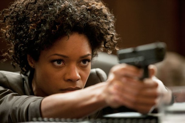 Bond 25: Naomie Harris neví, zda se vrátí jako Moneypenny | Fandíme filmu