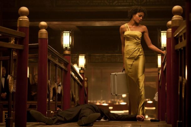 Bond 25: Naomie Harris neví, zda se vrátí jako Moneypenny | Fandíme filmu