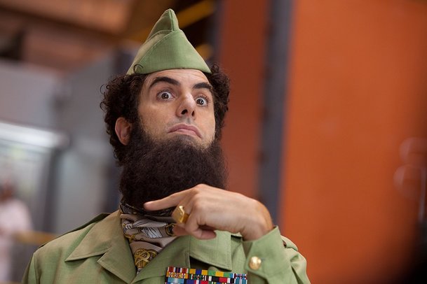 The Spy: Borata a Diktátora uvidíme ve vážné roli | Fandíme serialům