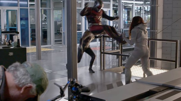 Ant-Man & The Wasp: Sada fotek ukazuje nové postavy a další zajímavosti | Fandíme filmu