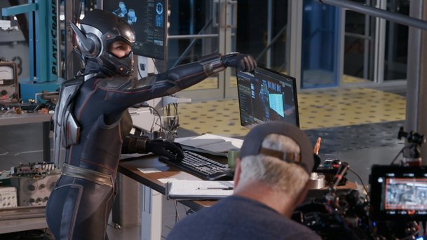 Ant-Man & The Wasp: Sada fotek ukazuje nové postavy a další zajímavosti | Fandíme filmu