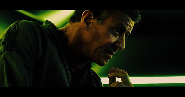 Plán útěku 2: Stallone zase utíká z vězení v prvním traileru | Fandíme filmu