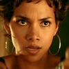 Maude v Maude: Angelina Jolie a Halle Berry si jdou po krku jako špionky | Fandíme filmu