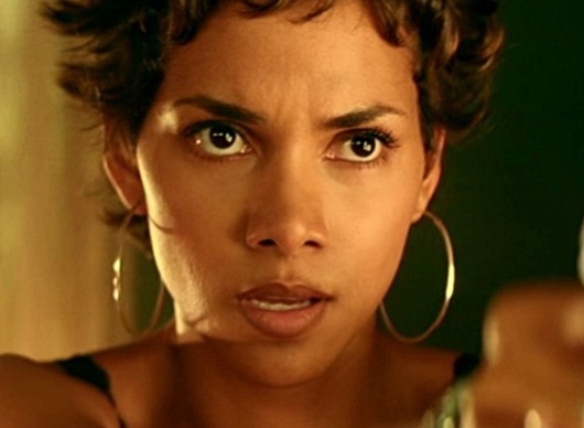 Fleur: Z Halle Berry je v novém thrilleru pařížská domina | Fandíme filmu