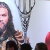 Aquaman na fotkách a plakátě ve válečné zbroji | Fandíme filmu