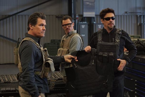 Sicario 2: Soldado: Nejnovější trailer ještě přitvrzuje akci | Fandíme filmu