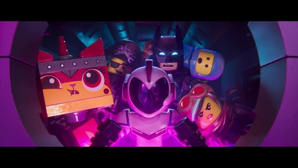 LEGO® příběh 2: Trailer ve stylu Šíleného Maxe a Duplo invaze | Fandíme filmu