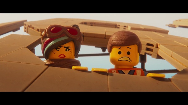 LEGO® příběh 2: Trailer ve stylu Šíleného Maxe a Duplo invaze | Fandíme filmu