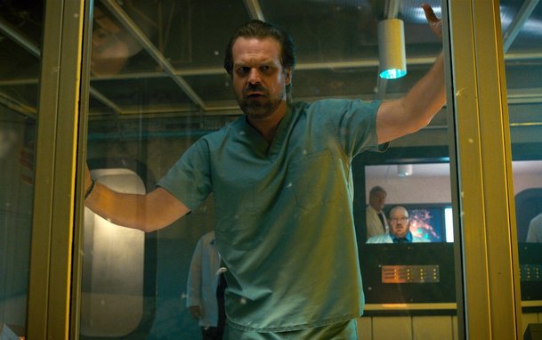 Stranger Things: David Harbour přiznal duševní chorobu | Fandíme serialům