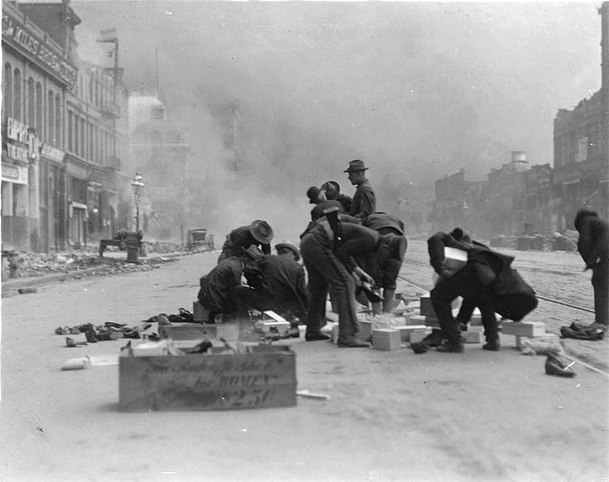 1906: Bird chce ve stylu Titanicu srovnat se zemí San Francisco | Fandíme filmu