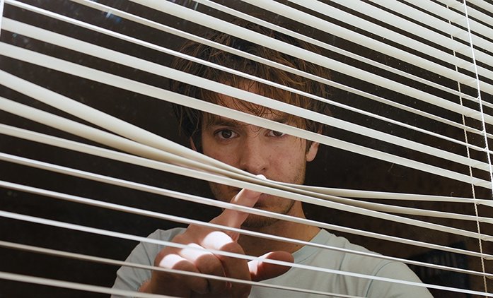 Under the Silver Lake: Šílenost s Andrew Garfieldem | Fandíme filmu