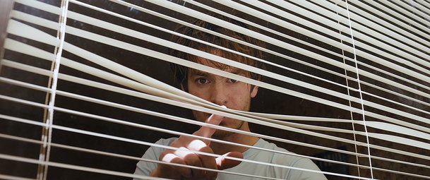 Under the Silver Lake: Šílenost s Andrew Garfieldem | Fandíme filmu