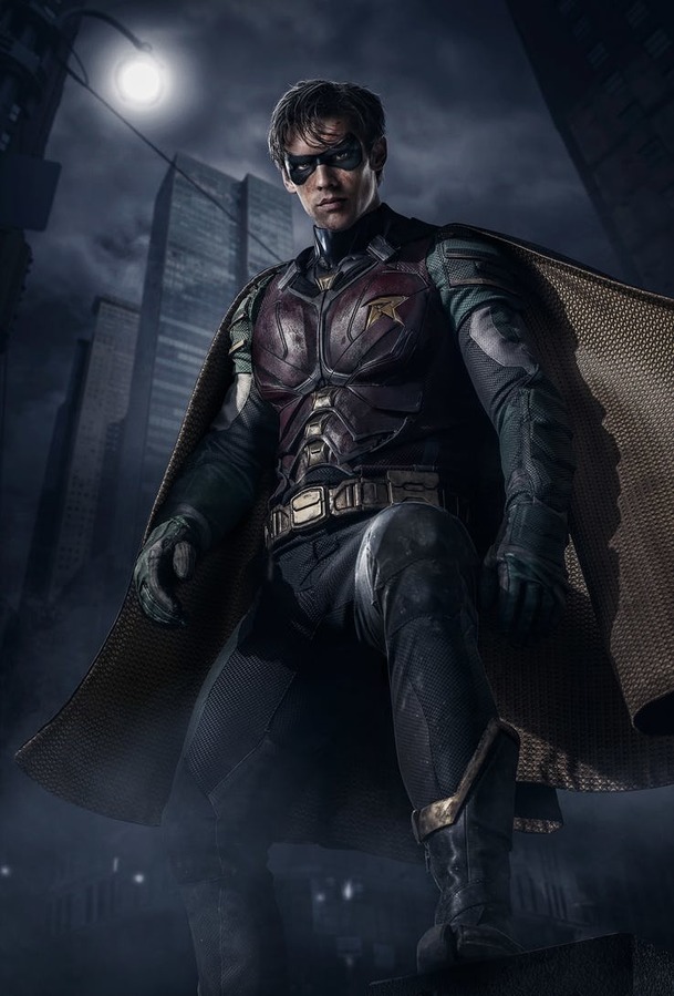 Titans: První pohled na Robina na oficiálním plakátě | Fandíme serialům