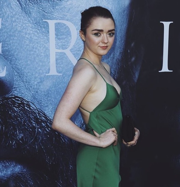 Hra o trůny: Maisie Williams dotočila a možná uveřejnila spoiler | Fandíme serialům