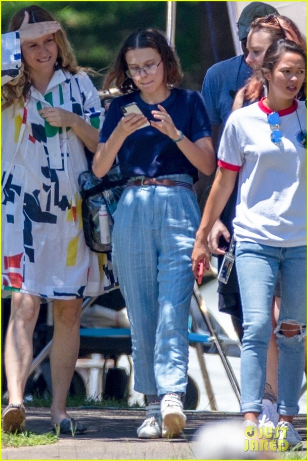 Stranger Things 3: Eleven na prvních fotkách z placu! | Fandíme serialům