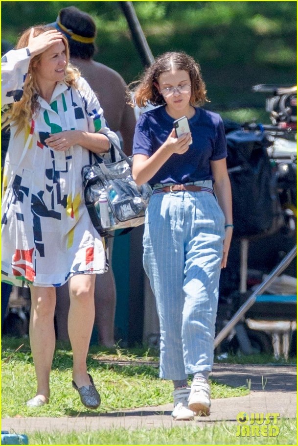 Stranger Things 3: Eleven na prvních fotkách z placu! | Fandíme serialům